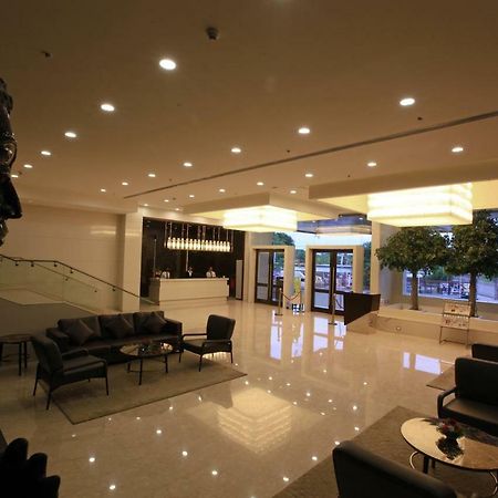 Goutham Grand Hotel Tenali Екстер'єр фото