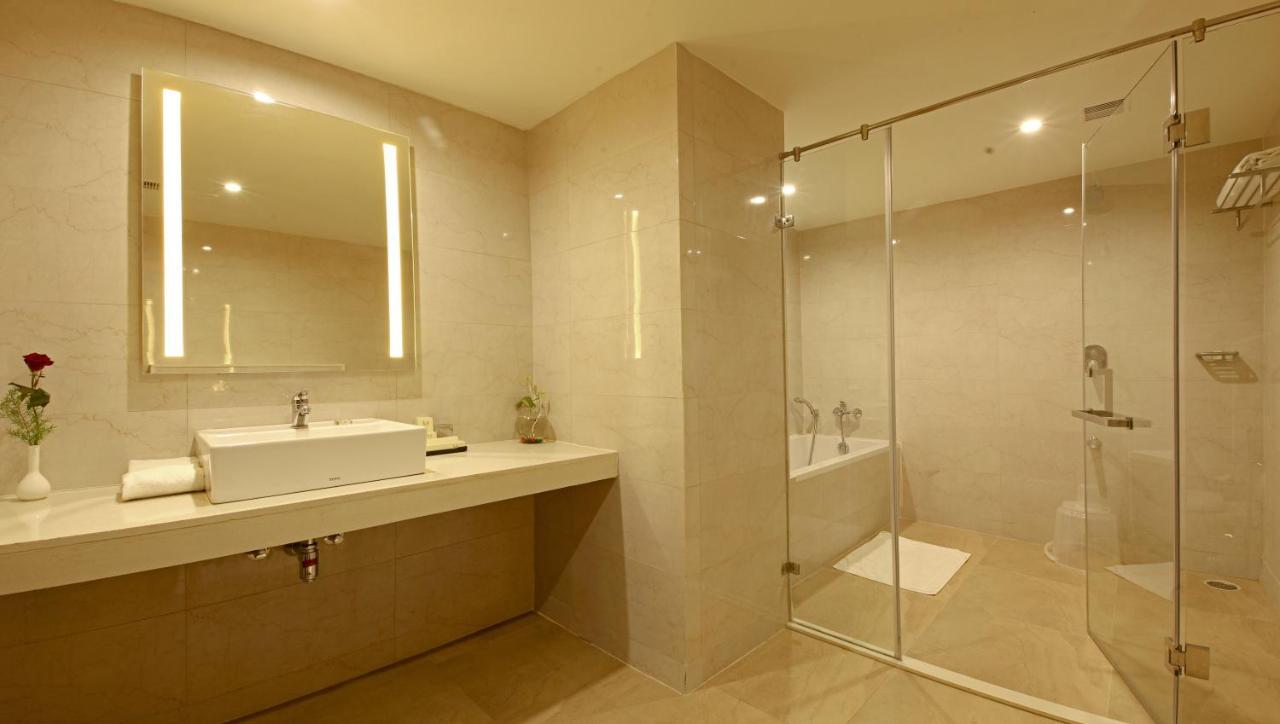 Goutham Grand Hotel Tenali Екстер'єр фото