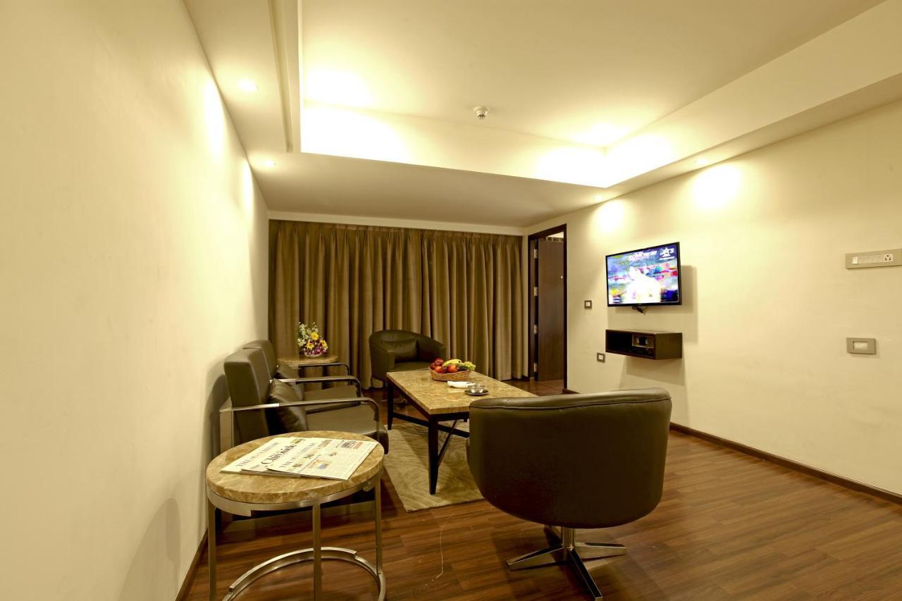 Goutham Grand Hotel Tenali Екстер'єр фото