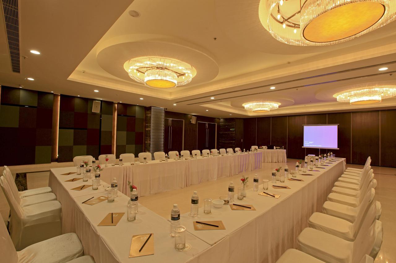 Goutham Grand Hotel Tenali Екстер'єр фото