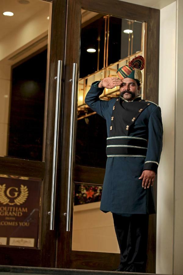Goutham Grand Hotel Tenali Екстер'єр фото